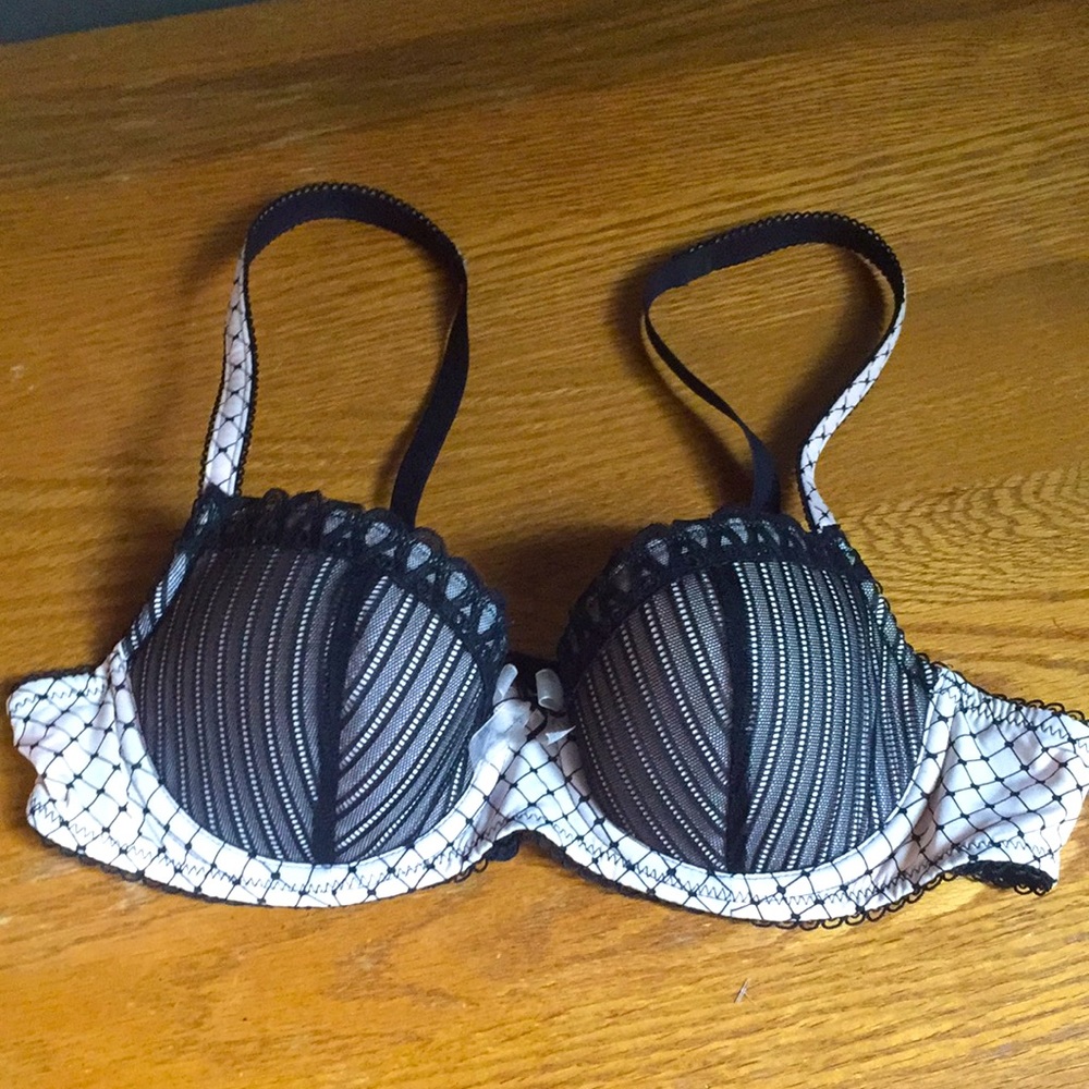 B.tempted 34B underwire black and pink lace bra